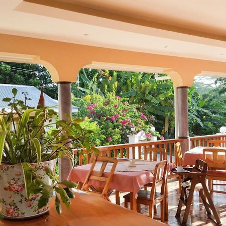 Bernique Guesthouse La Digue Luaran gambar