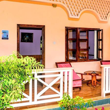 Bernique Guesthouse La Digue Luaran gambar