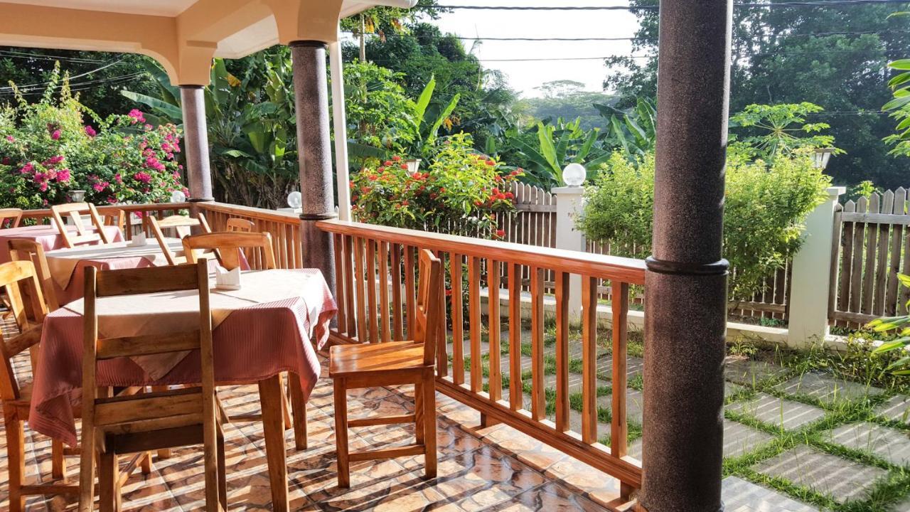 Bernique Guesthouse La Digue Luaran gambar