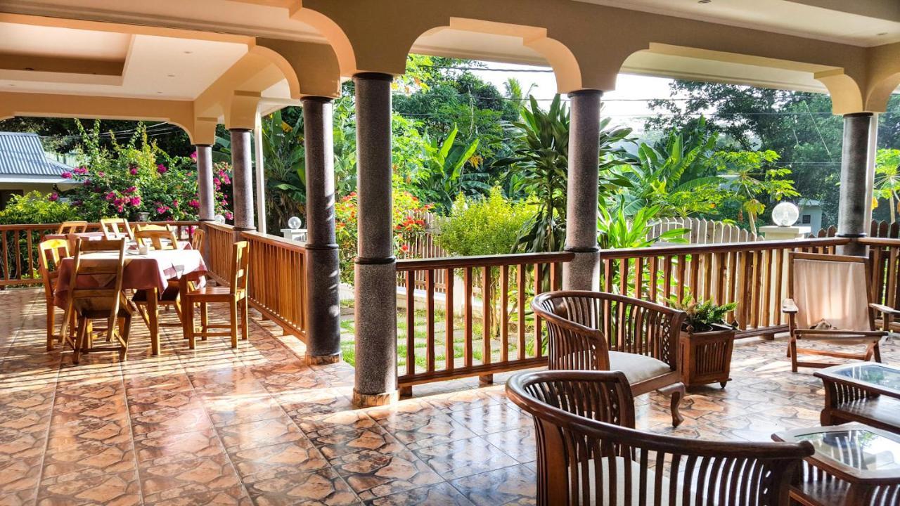 Bernique Guesthouse La Digue Luaran gambar