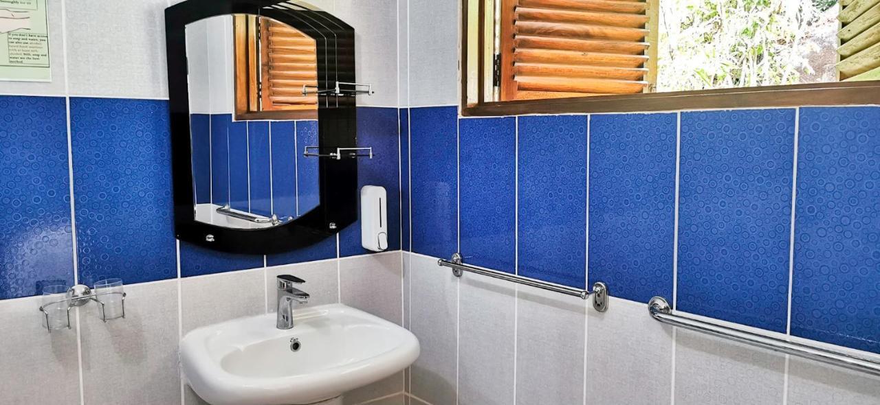 Bernique Guesthouse La Digue Luaran gambar