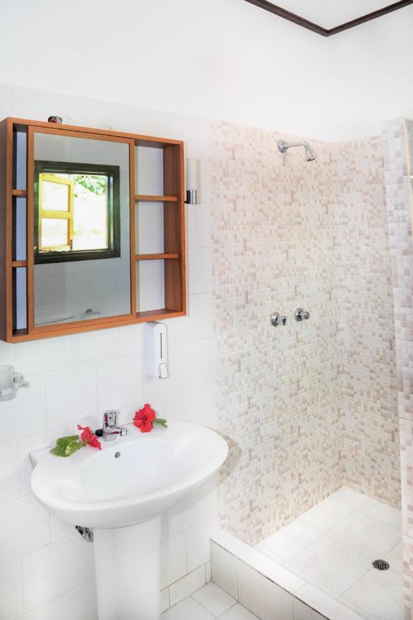 Bernique Guesthouse La Digue Luaran gambar