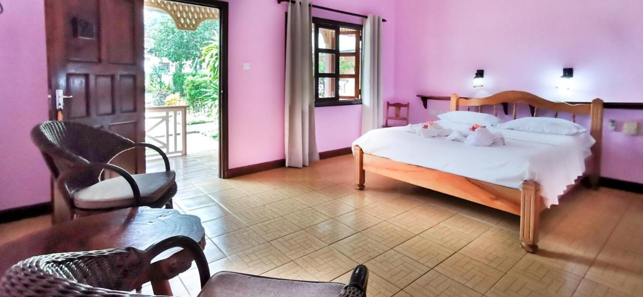 Bernique Guesthouse La Digue Luaran gambar